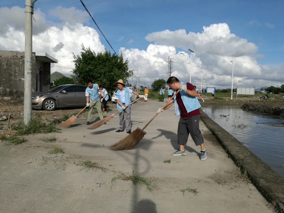 8月28日,助力创文·环保志愿者在行动1.jpg 8月28日,助力创文·环保志愿者在行动1.jpg