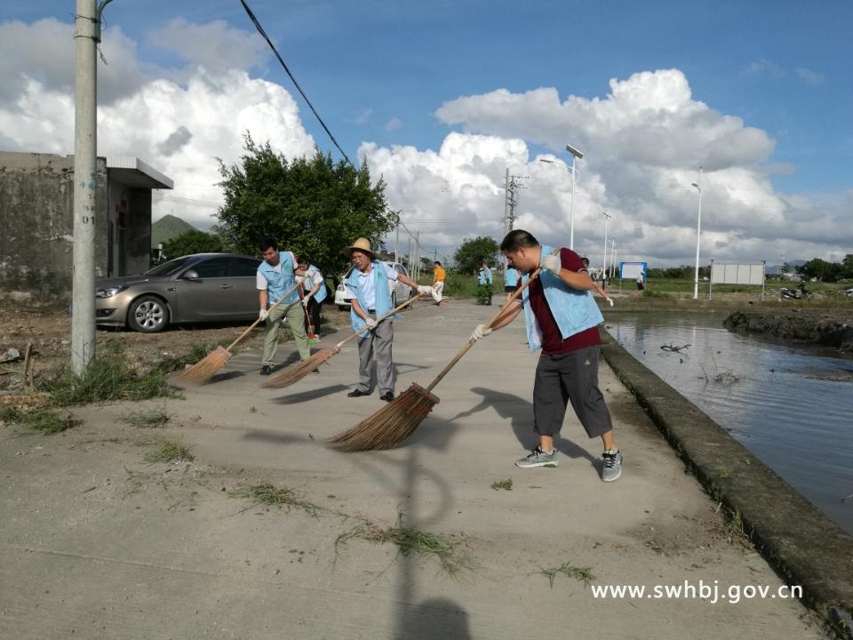 8月28日,助力创文·环保志愿者在行动1.jpg 8月28日,助力创文·环保志愿者在行动1.jpg