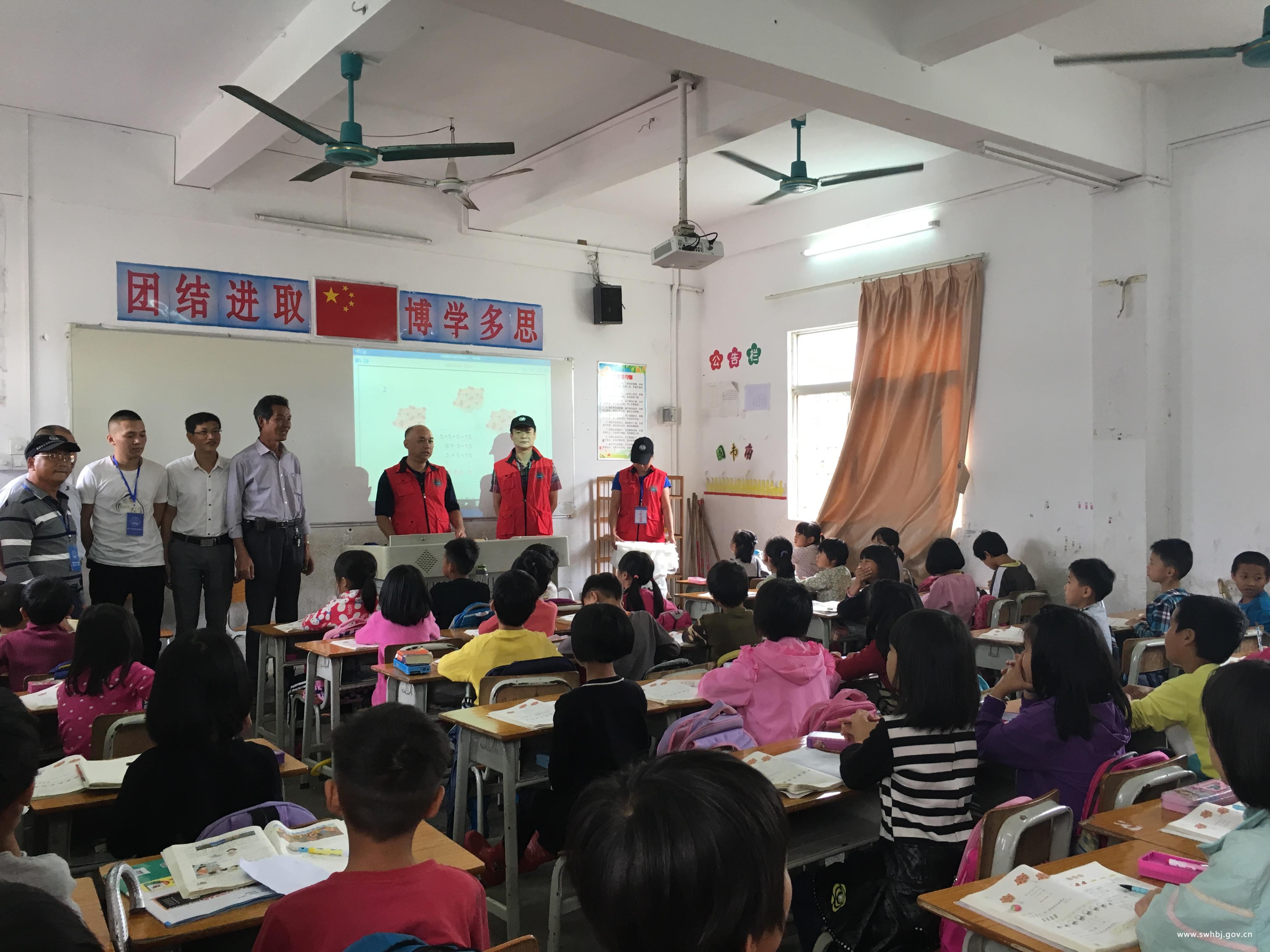 10月18日,禁毒宣传4.jpg 10月18日,禁毒宣传4.jpg