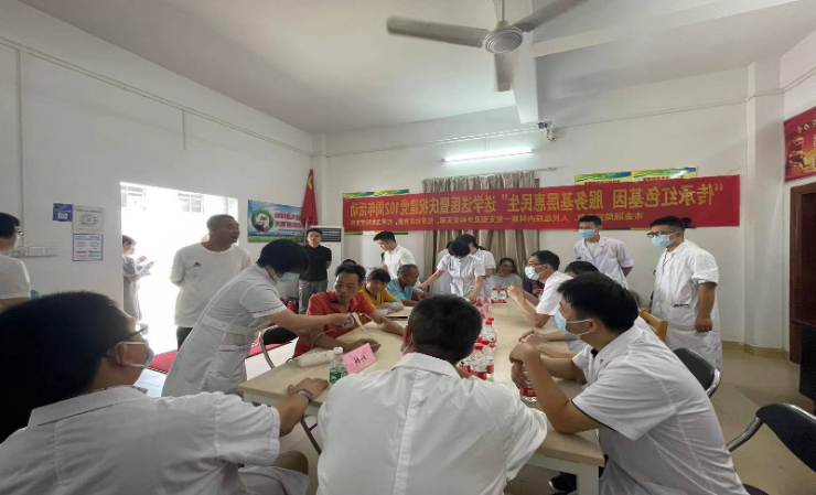传承红色基因服务基层惠民生----市金融局党支部、市人民医院内科第一党支部及外科党支部联合开展主题党日活动3.jpg