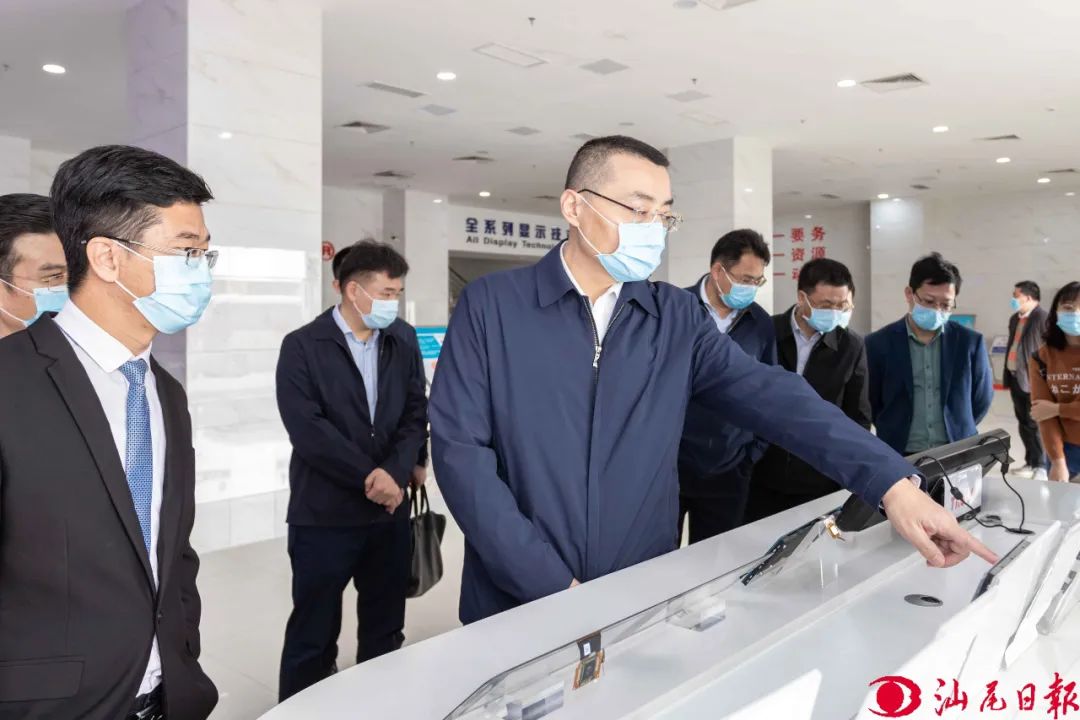 逯峰调研中央商务区和pc蛋蛋
高新区红草园区时要求抢抓生产建设 高规格高质量推动发展3.jpg
