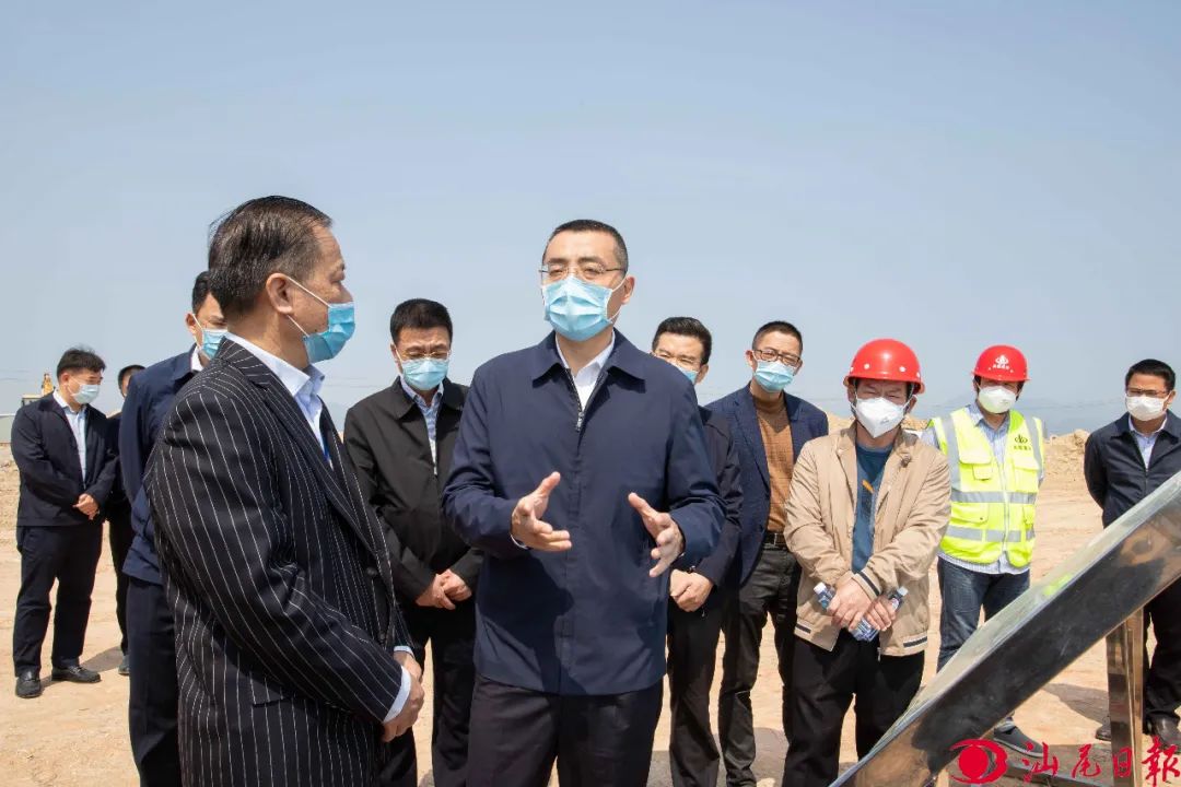 逯峰调研中央商务区和pc蛋蛋
高新区红草园区时要求抢抓生产建设 高规格高质量推动发展5.jpg
