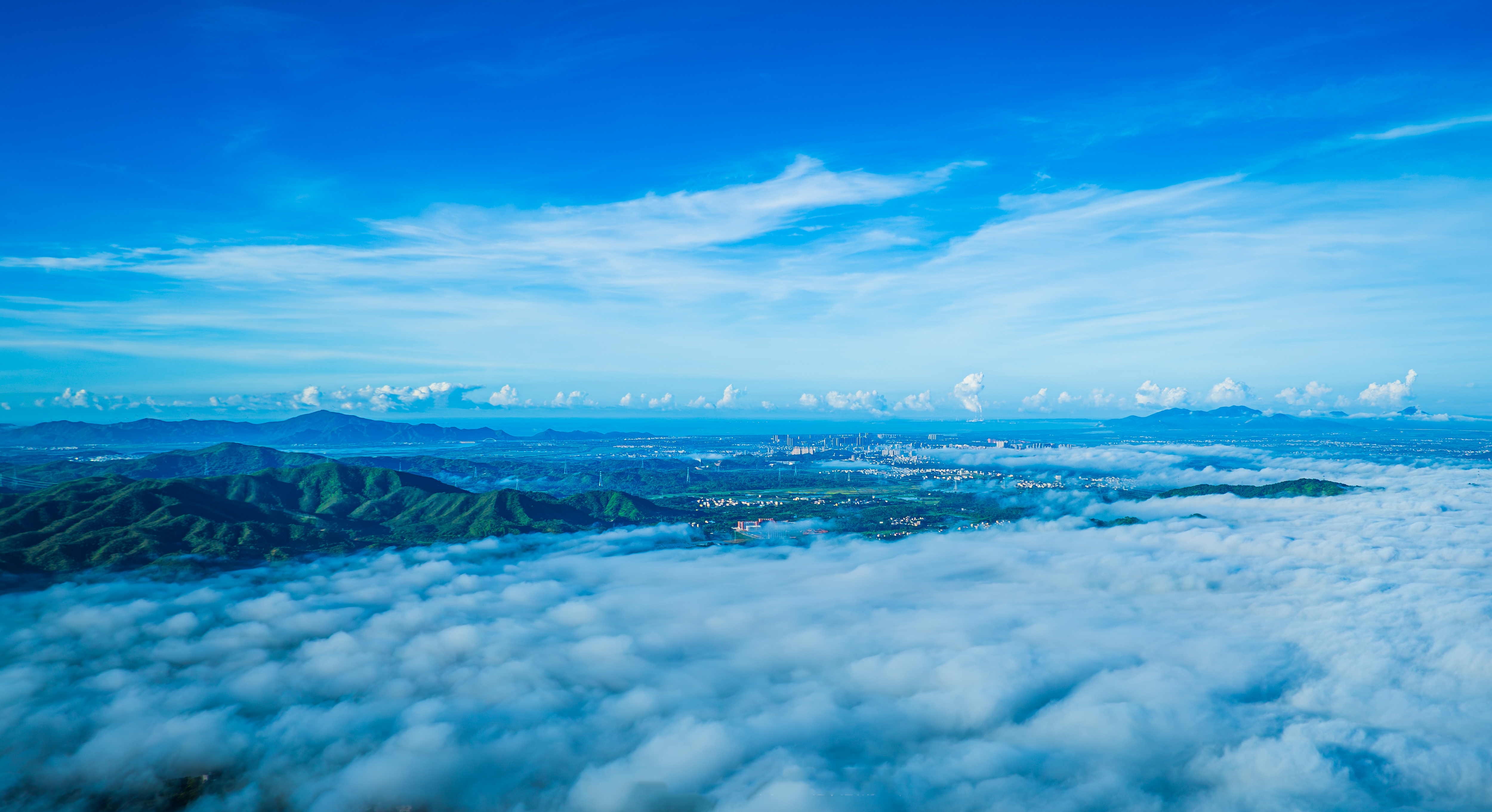 《浮光掠影:云端之上的田园牧歌》——陈一瑭13751939865拍于河东202411 (1).jpg