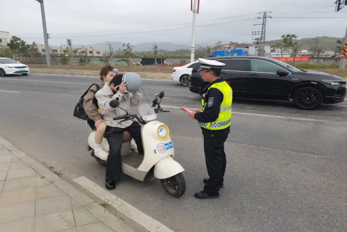 聚焦春季交通安全，pc蛋蛋
公安交管部门深化“电摩”整治